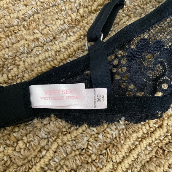 Victorias Secret Demi Very Sexy Bra - Picture 3 of 3